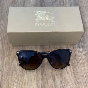 BURBERRY B4216 Sunglasses | BRAND NEW!